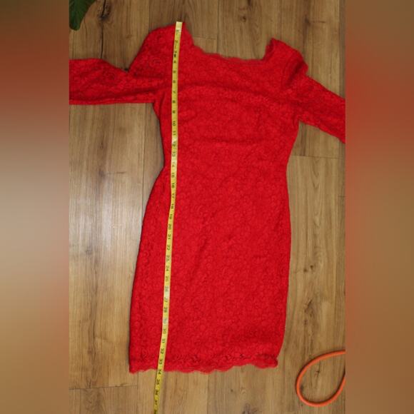 Cache Red Lace Sheath Dress Scalloped Trim 3/4 Sleeve Zip Back Women’s Size 2 - Picture 6 of 6